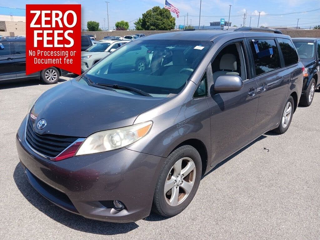 2012 TOYOTA Sienna