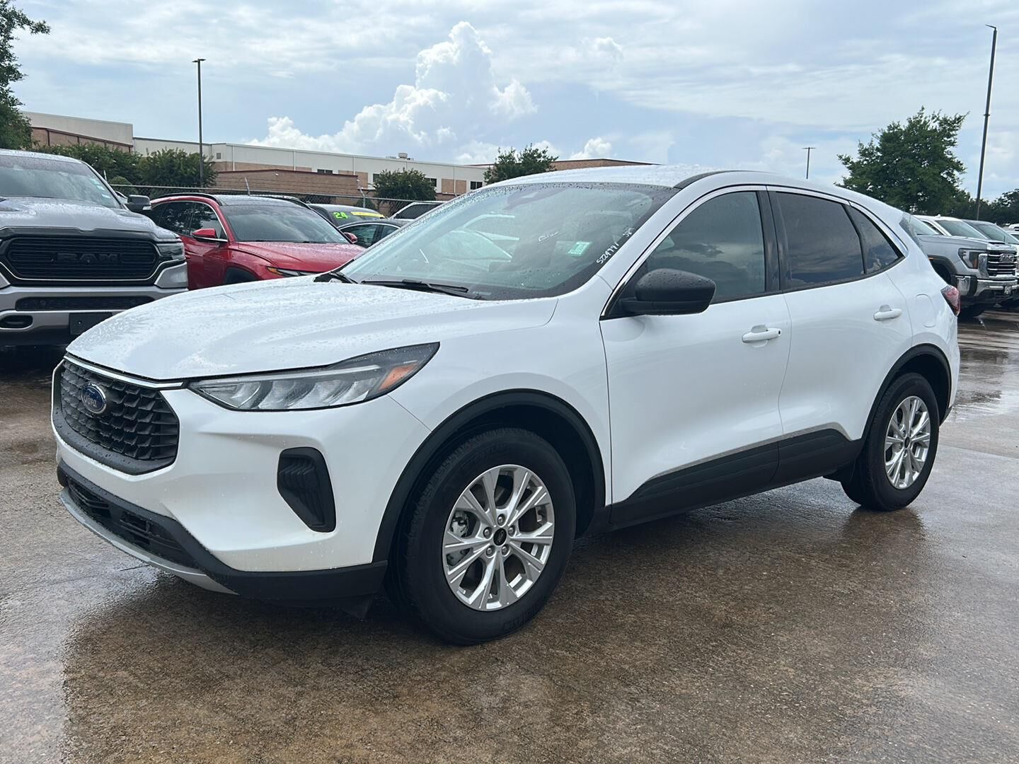 2024 FORD Escape