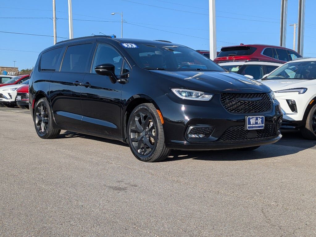 2025 CHRYSLER Pacifica
