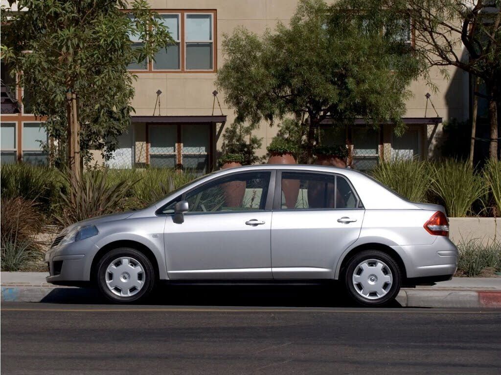 2008 NISSAN Versa