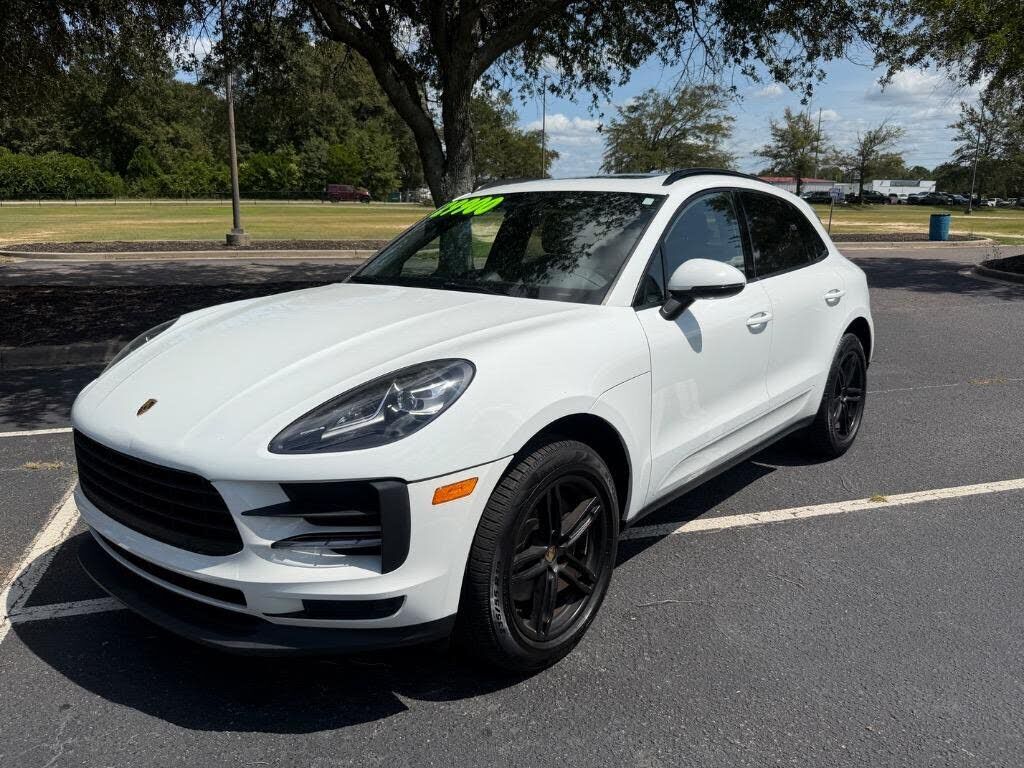 2020 PORSCHE Macan