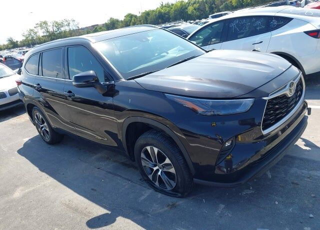 2022 TOYOTA Highlander