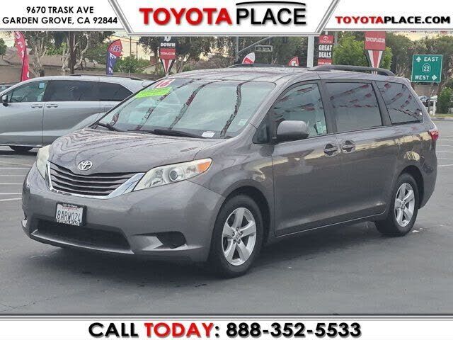 2016 TOYOTA Sienna