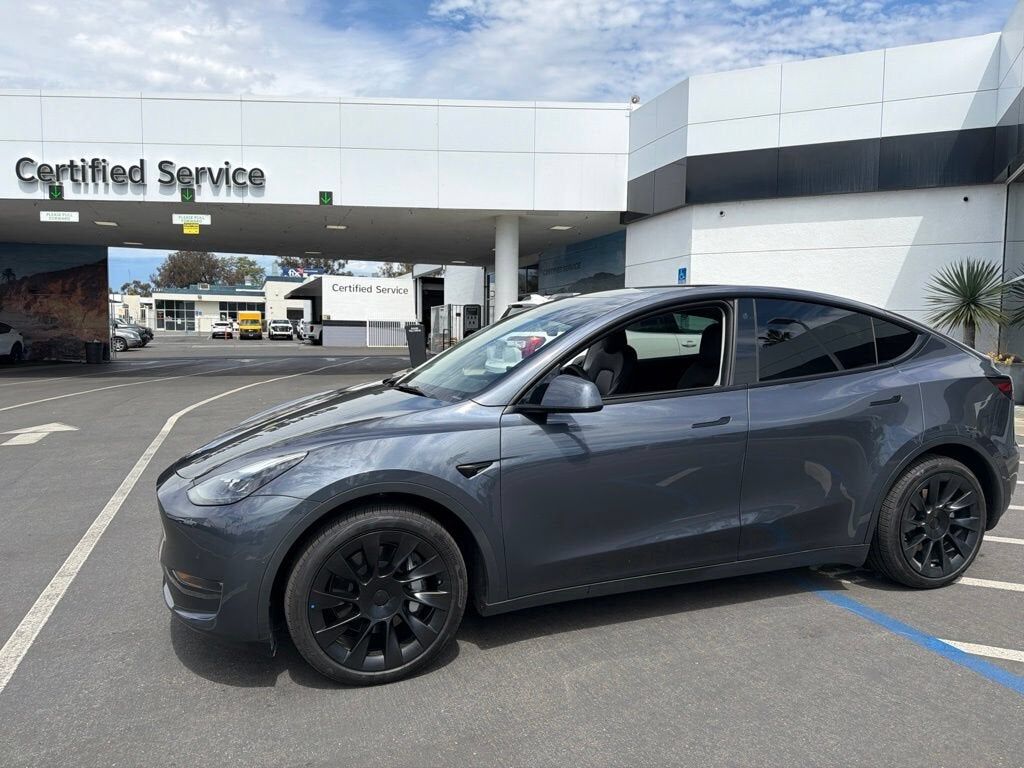 2022 TESLA Model Y