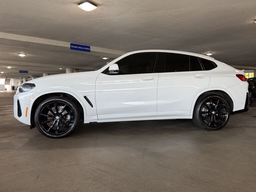 2023 BMW X4