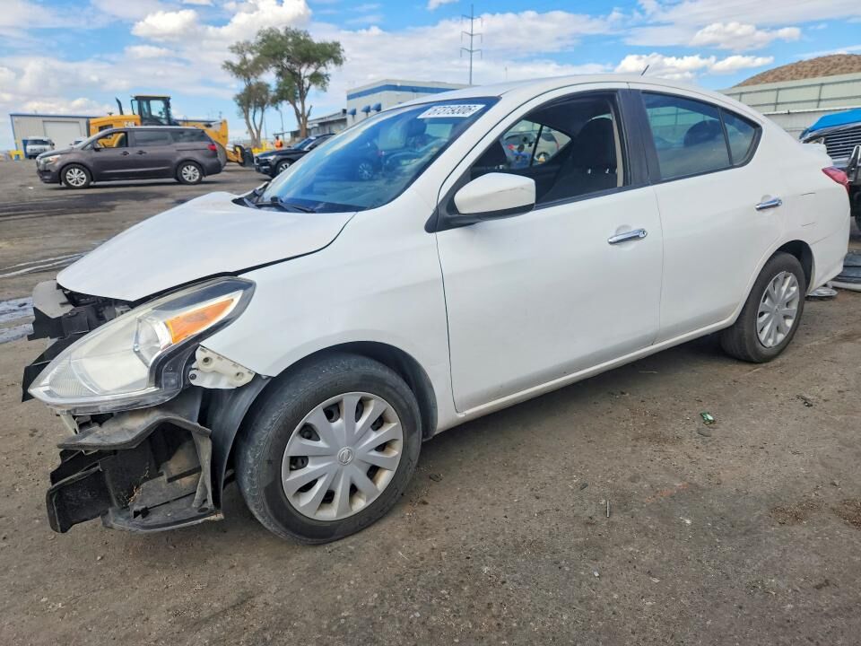2017 NISSAN Versa