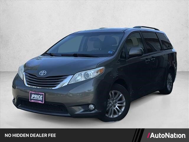 2011 TOYOTA Sienna