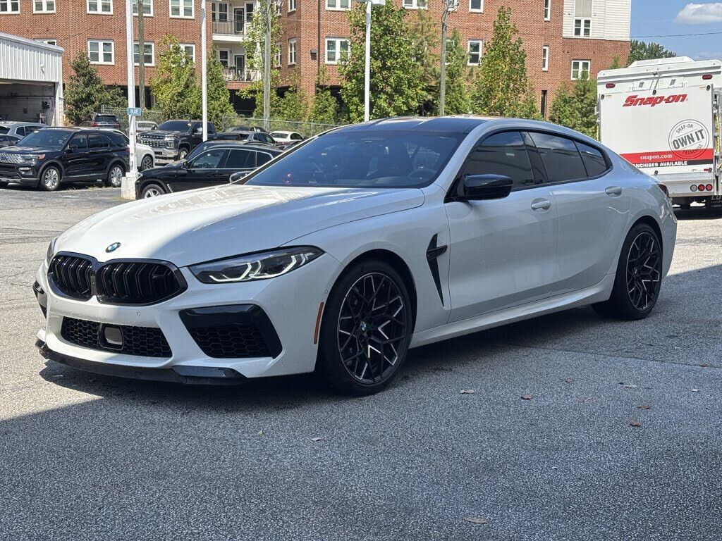 2025 BMW M8