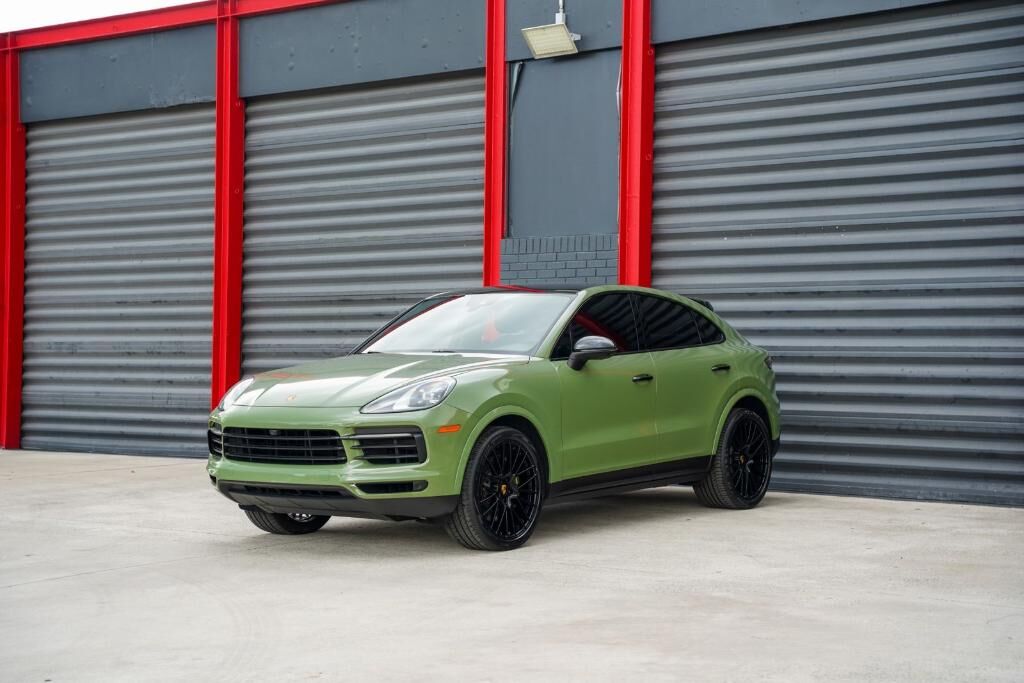 2022 PORSCHE Cayenne