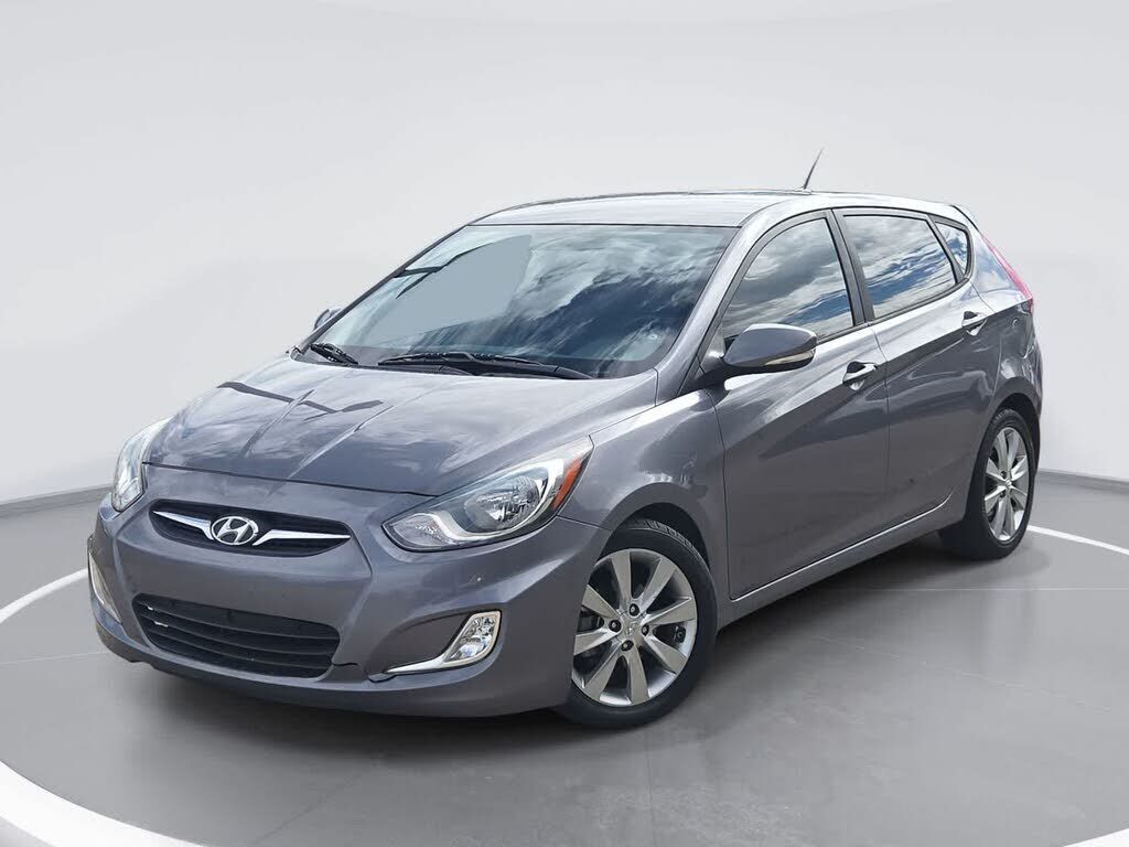 2013 HYUNDAI Accent