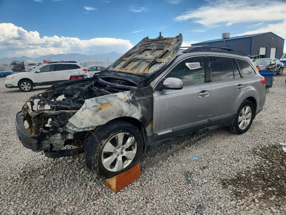 2011 SUBARU Outback