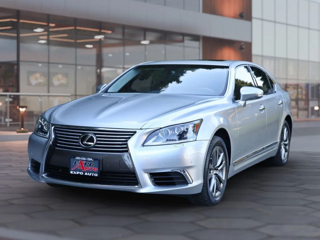 2013 LEXUS LS