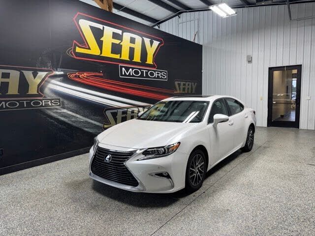 2018 LEXUS ES