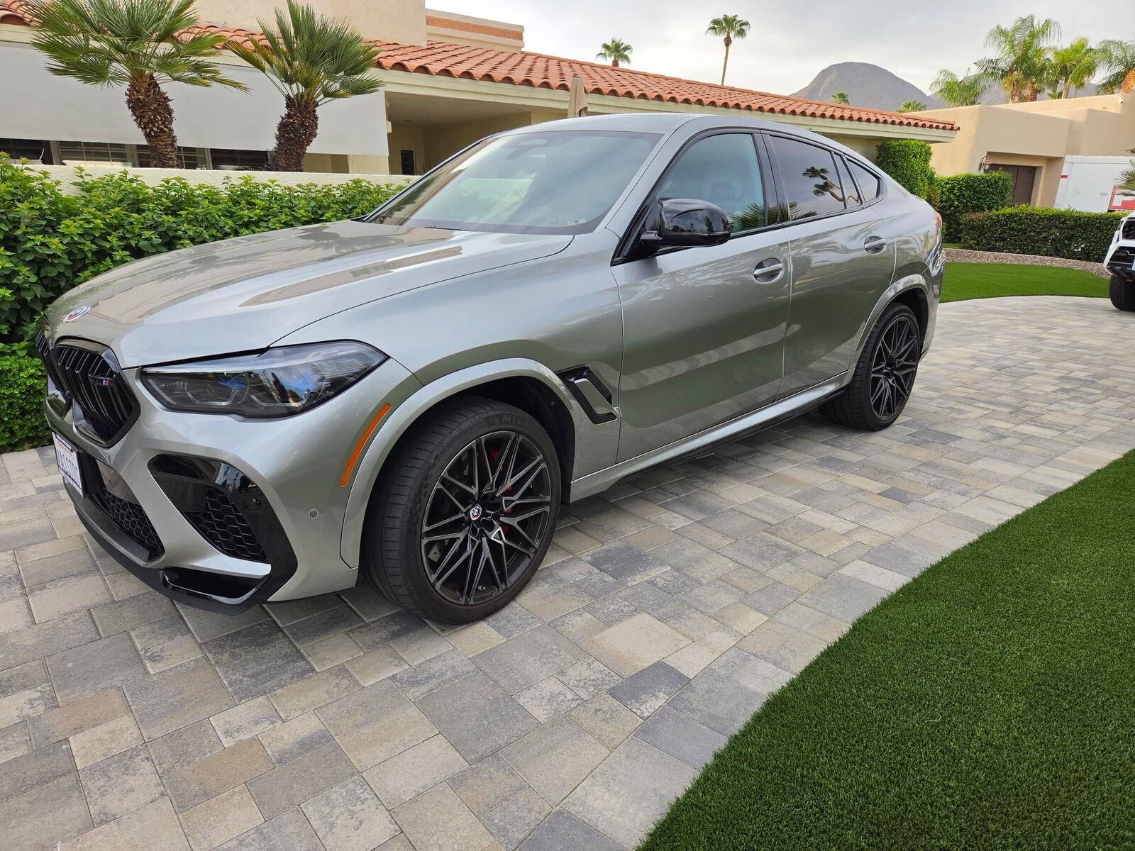 2023 BMW X6