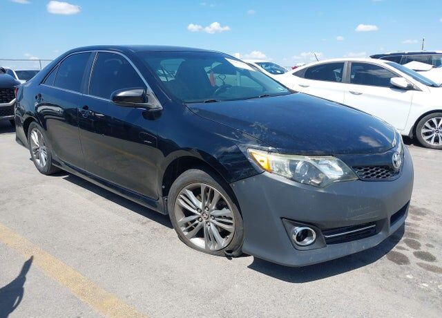 2013 TOYOTA Camry