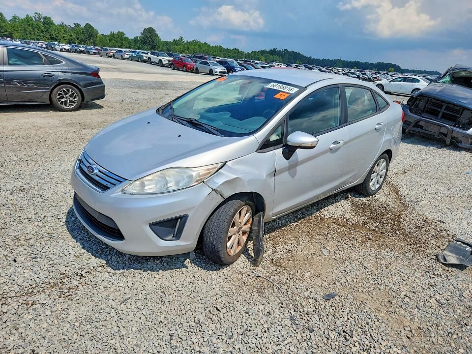 2013 FORD Fiesta