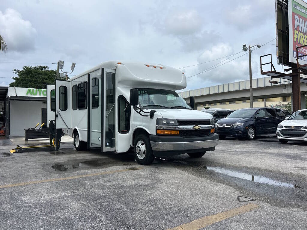 2022 CHEVROLET Express