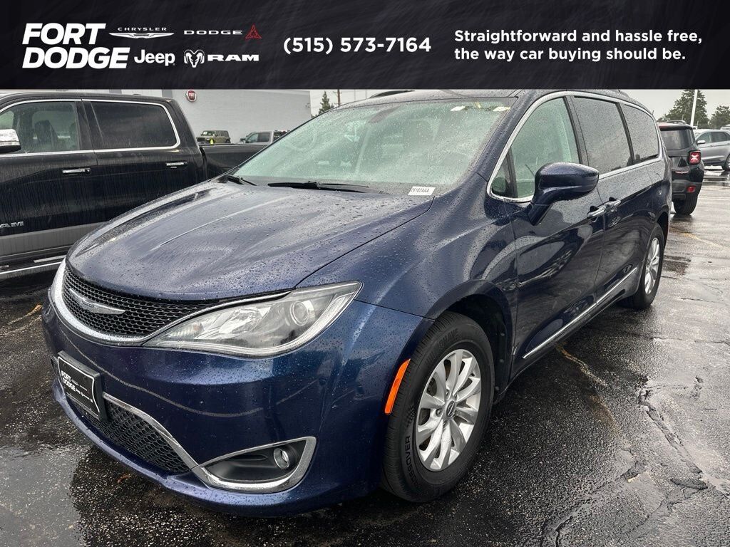 2017 CHRYSLER Pacifica