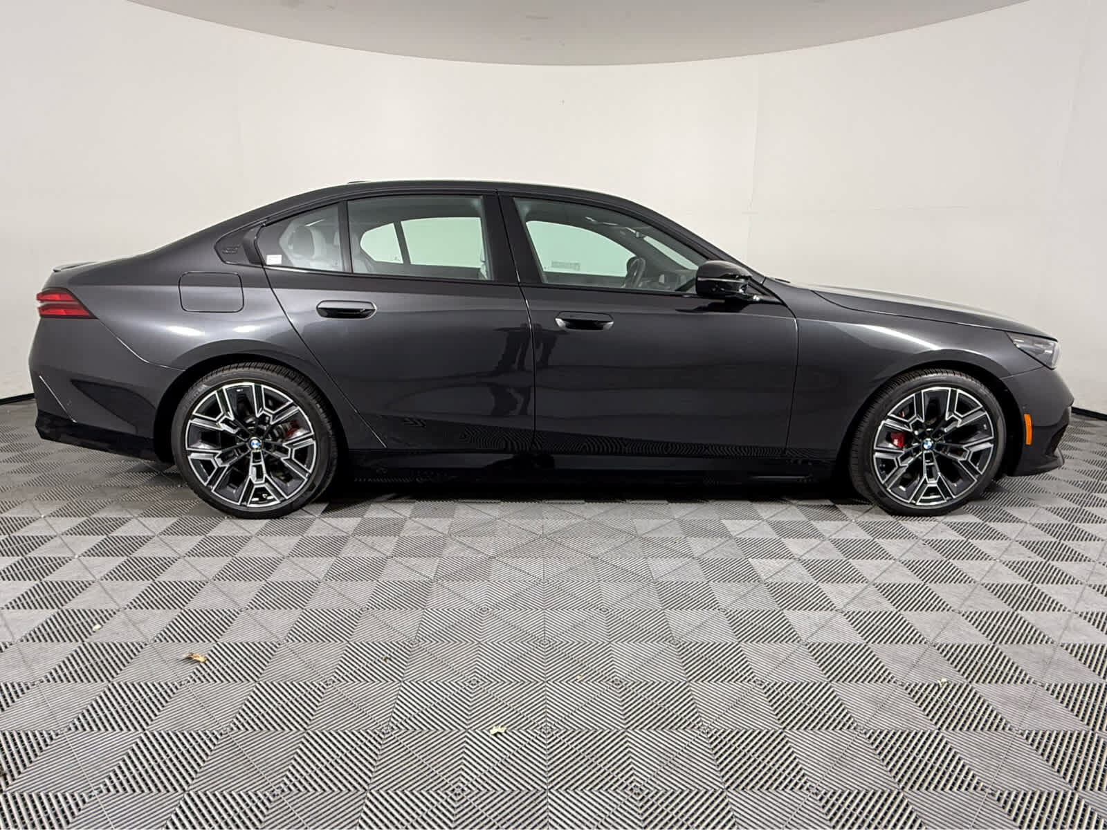 2025 BMW i5