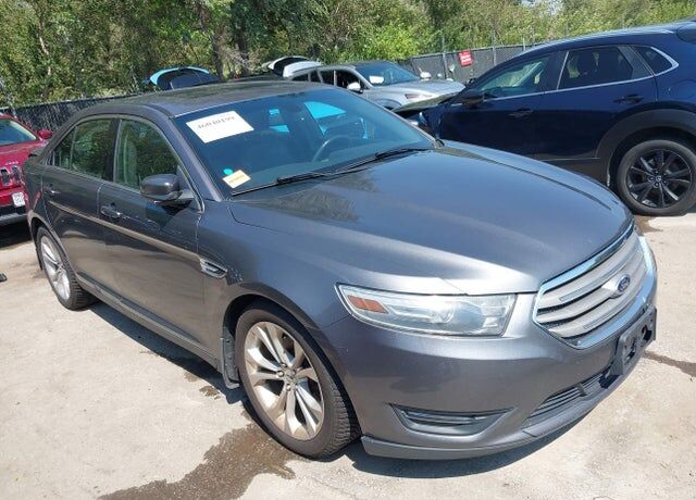 2013 FORD Taurus
