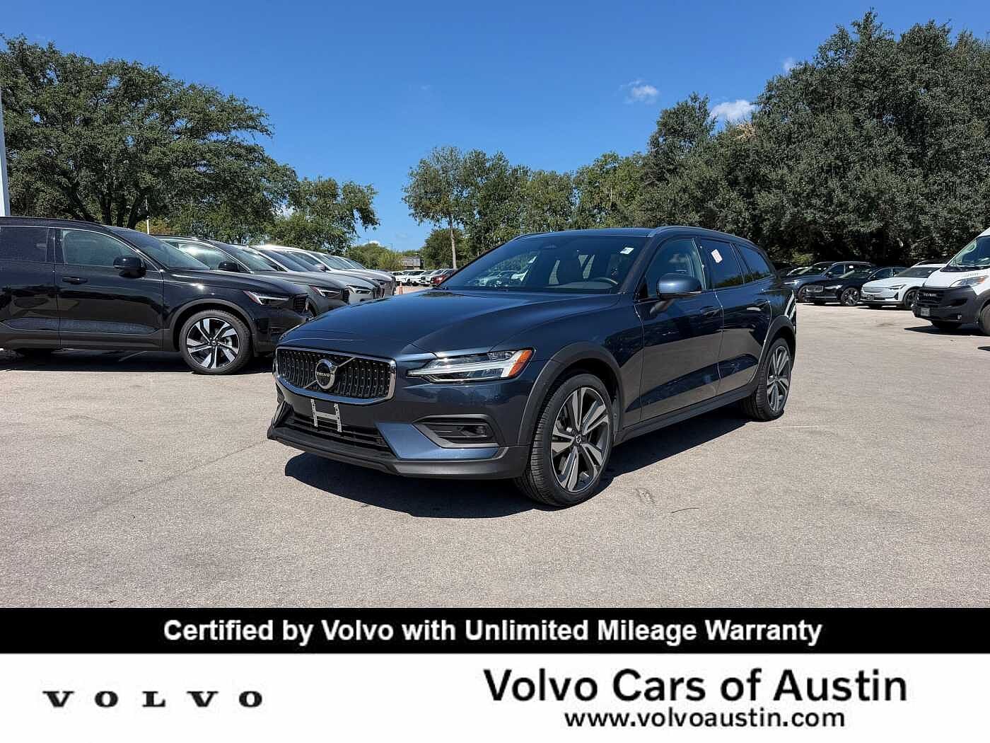 2025 VOLVO V60CC