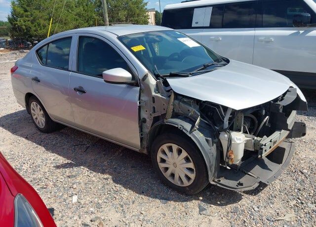 2016 NISSAN Versa
