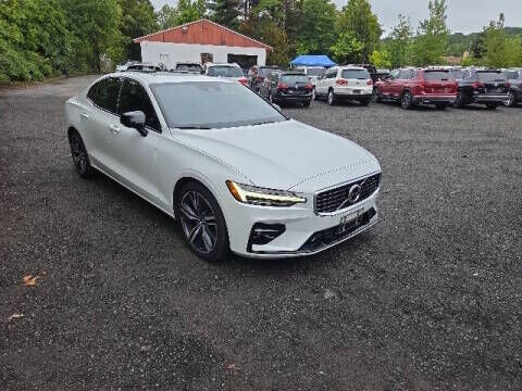 2019 VOLVO S60