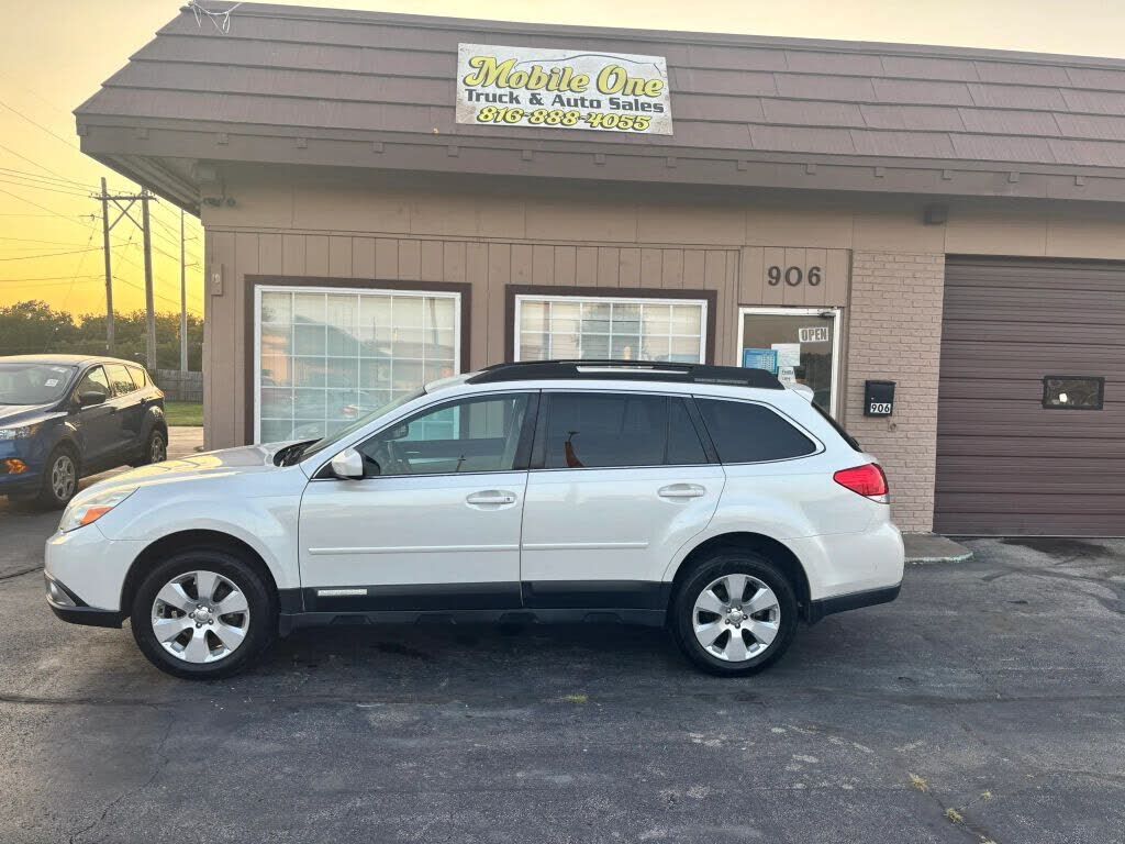 2012 SUBARU Outback