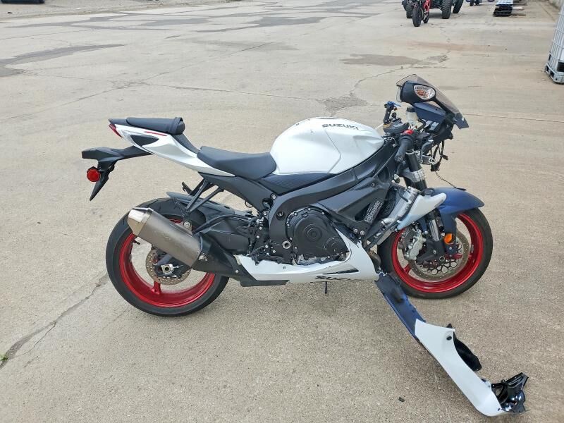 2025 SUZUKI GSX-R600