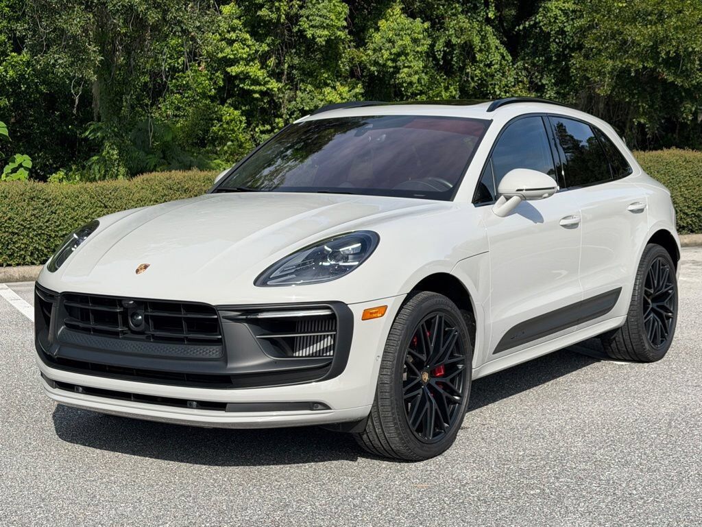 2023 PORSCHE Macan