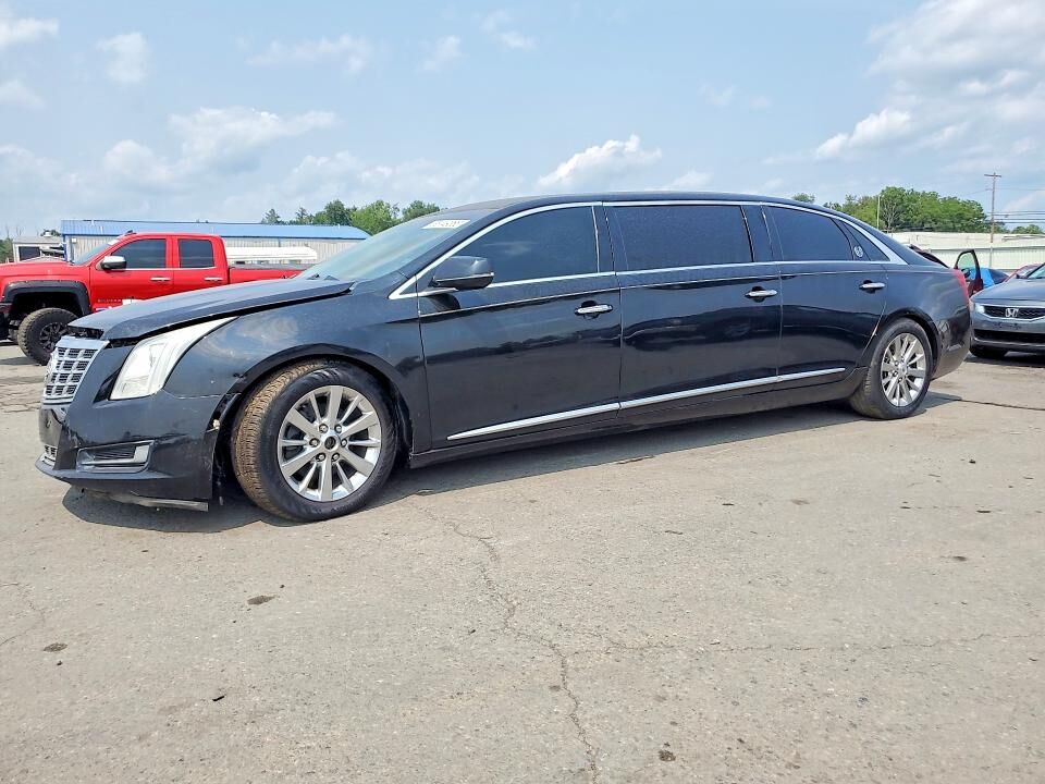 2015 CADILLAC Stretch Limousine