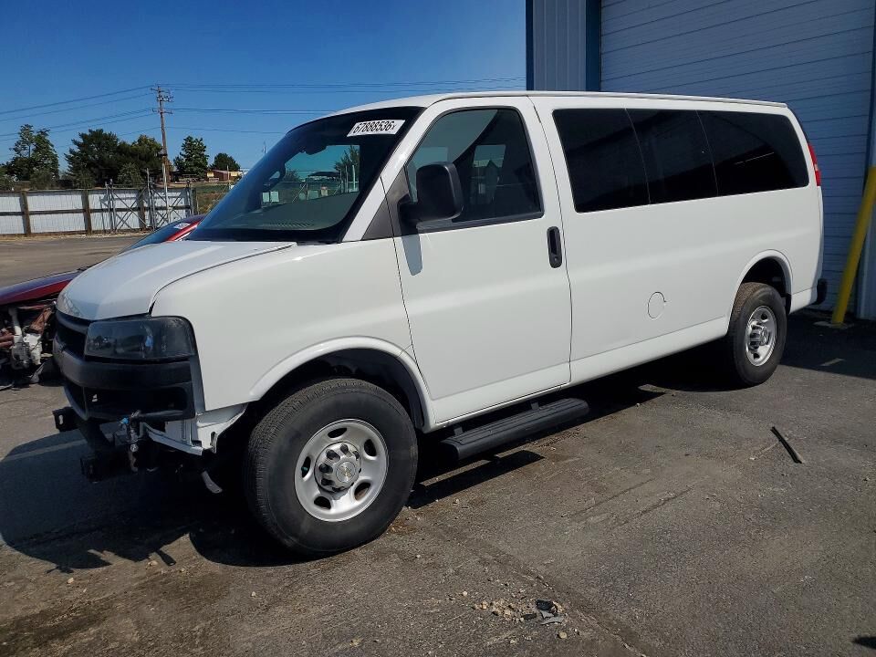 2022 CHEVROLET Express