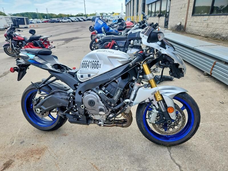 2026 SUZUKI GSX-R750