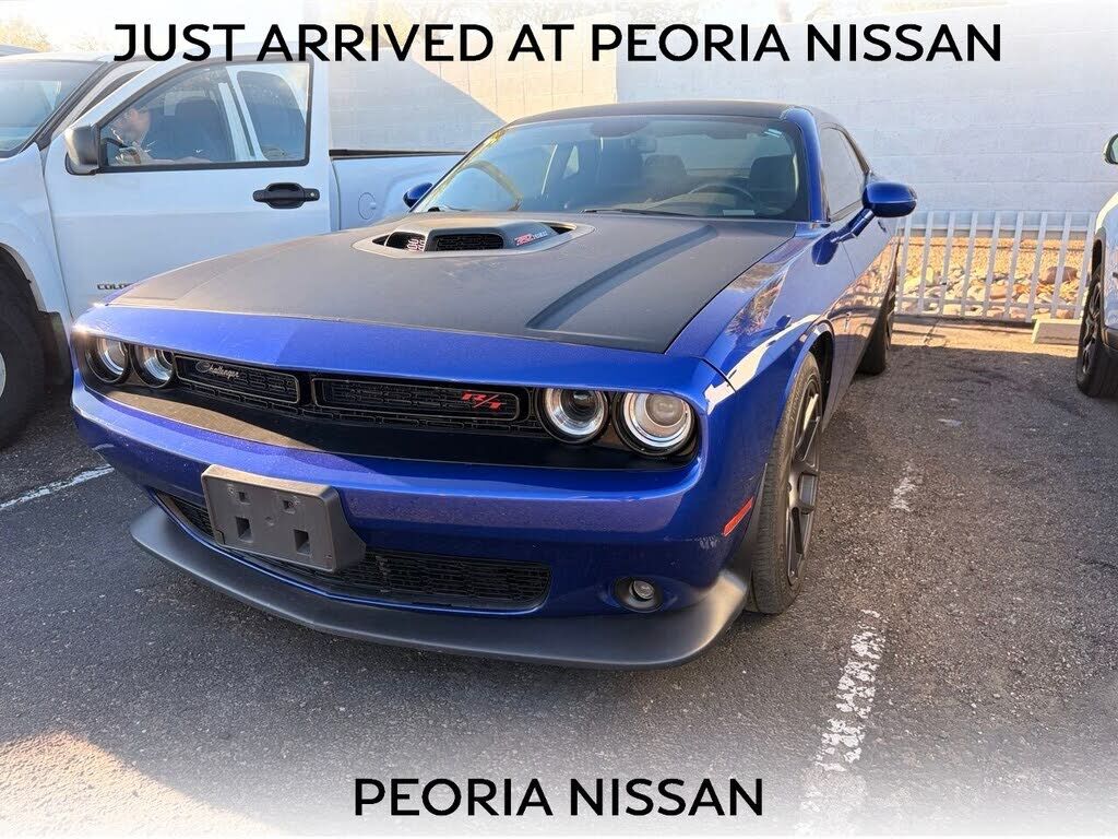2017 DODGE Challenger