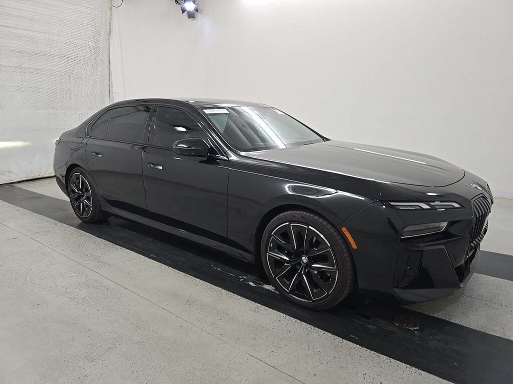 2023 BMW 740i