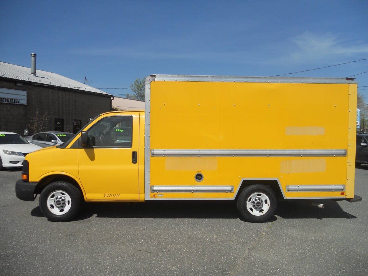 2011 GMC Savana