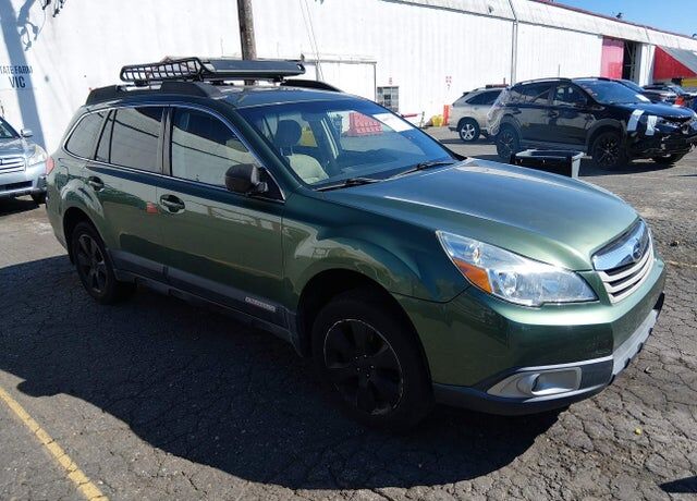 2012 SUBARU Outback
