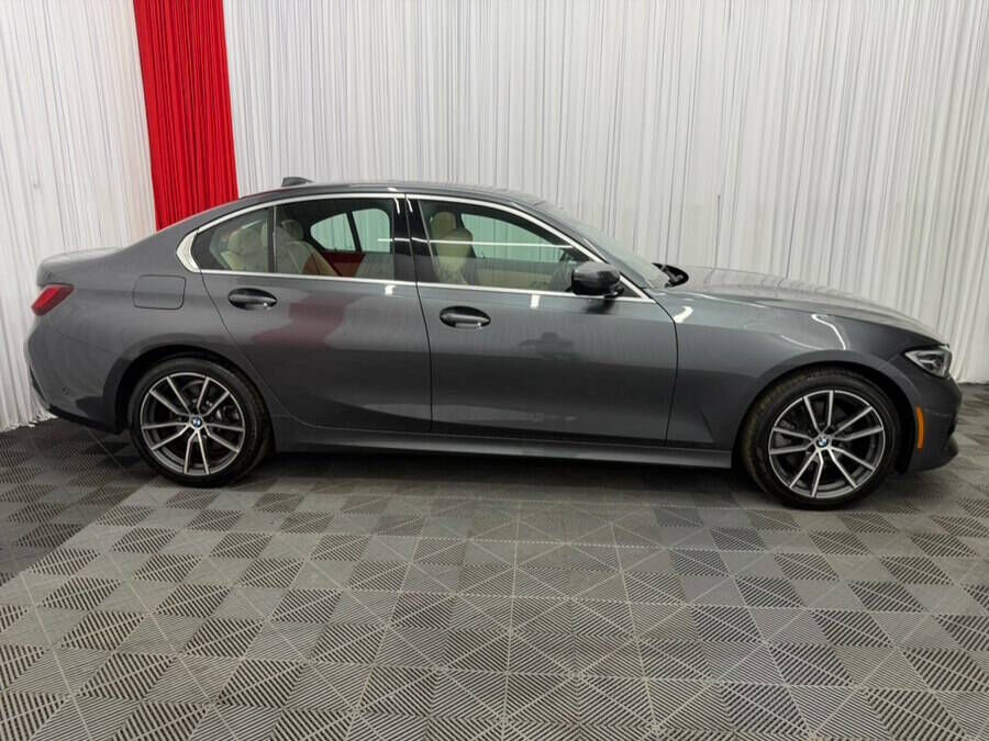 2022 BMW 330i