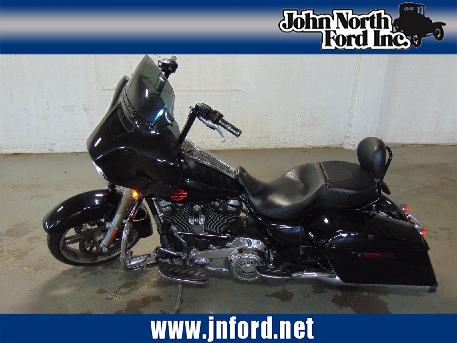 2018 HARLEY DAVIDSON FLHX / Street Glide