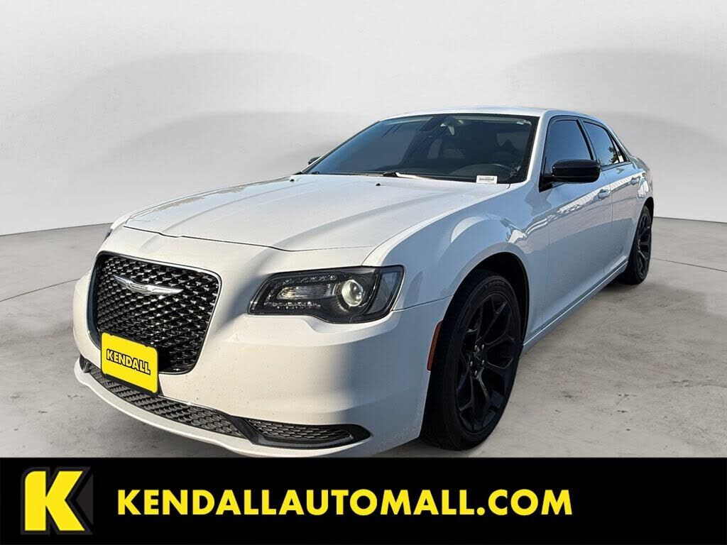 2019 CHRYSLER 300