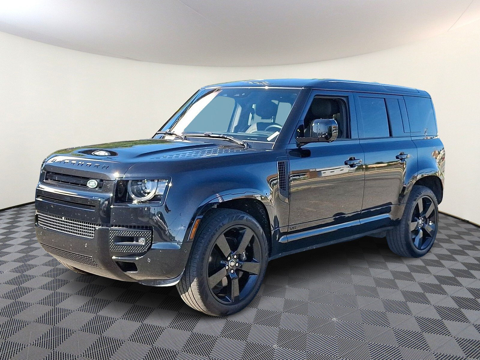 2025 LAND ROVER Defender