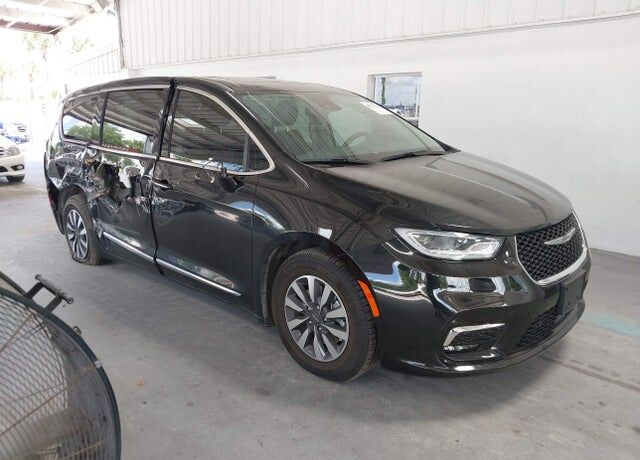 2022 CHRYSLER Pacifica