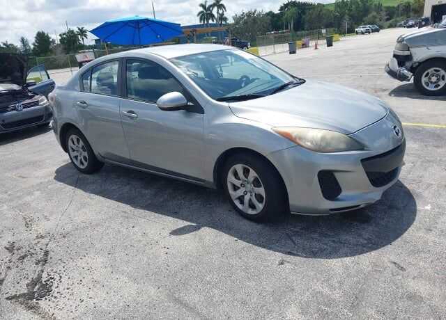 2013 MAZDA Mazda3
