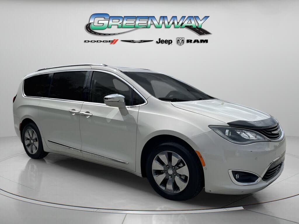 2017 CHRYSLER Pacifica