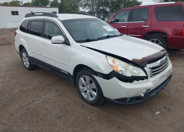 2011 SUBARU Outback