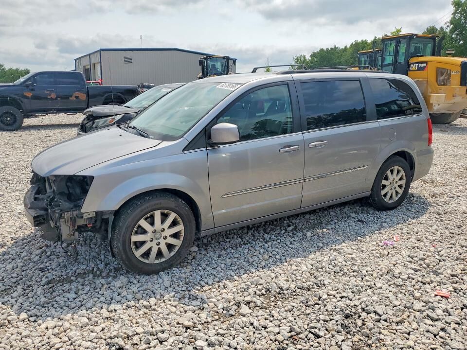 2016 CHRYSLER Town and Country