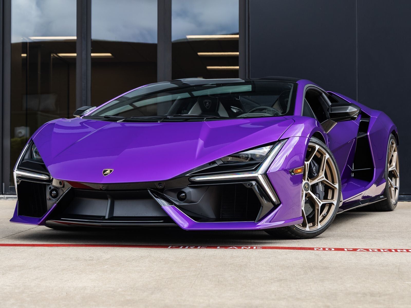 2026 LAMBORGHINI Revuelto