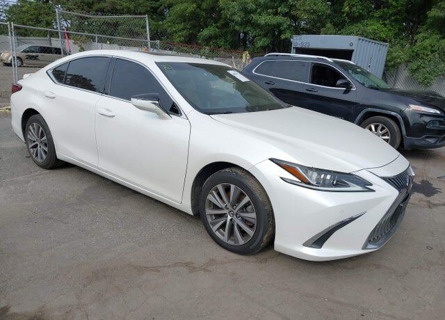2021 LEXUS ES