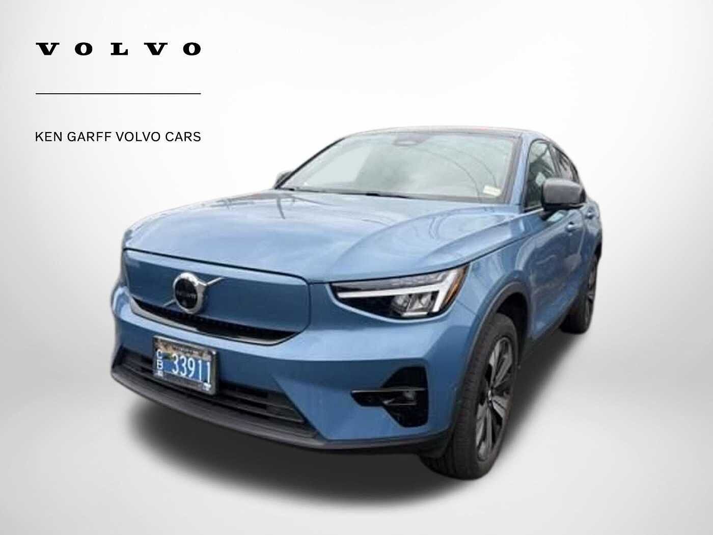 2023 VOLVO C40