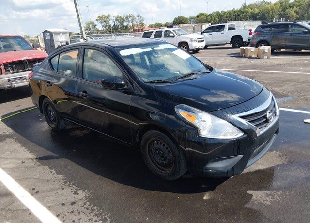 2017 NISSAN Versa